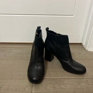Black Leather Ankle heeled Boots